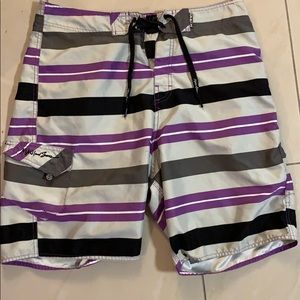 Maui and sons board shorts. Boardshorts size 34.
